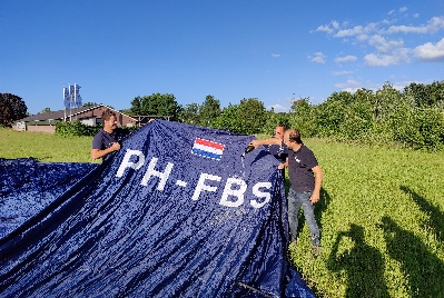 Maiden flight ballon FALK