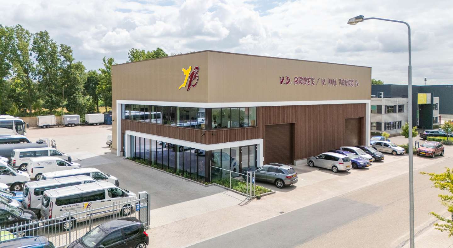 Van den Broek / Van Mil Tours in Barneveld